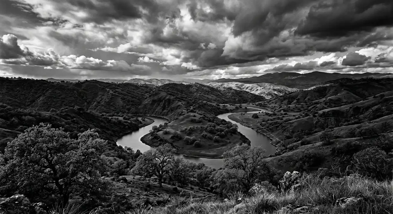 Black and white landscape photo sample